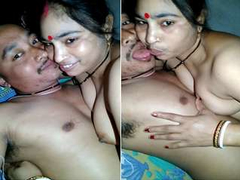 Desi Cheating Wife Romance With Deaver while Hubby Not in Home