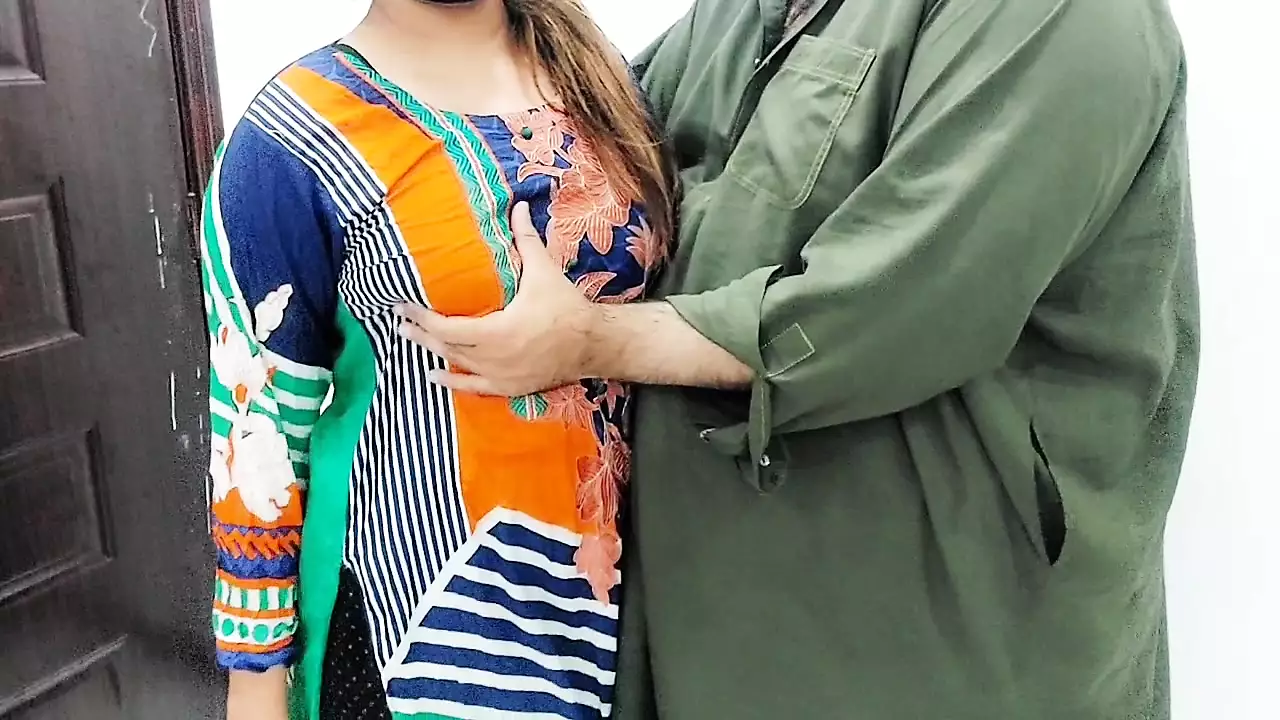 A fat Pakistani dude has XXX sex with a younger curvy starlet in |  DixyPorn.com