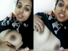 Desi woman with a pretty smile and nice natural boobs having XXX video call