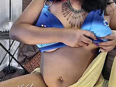 Sexy webcam show in XXX style with the main role going to a curvy Desi aunty