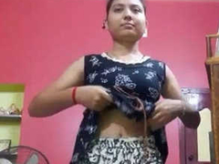 Desi babe from a village decides to do XXX things in her home and record too