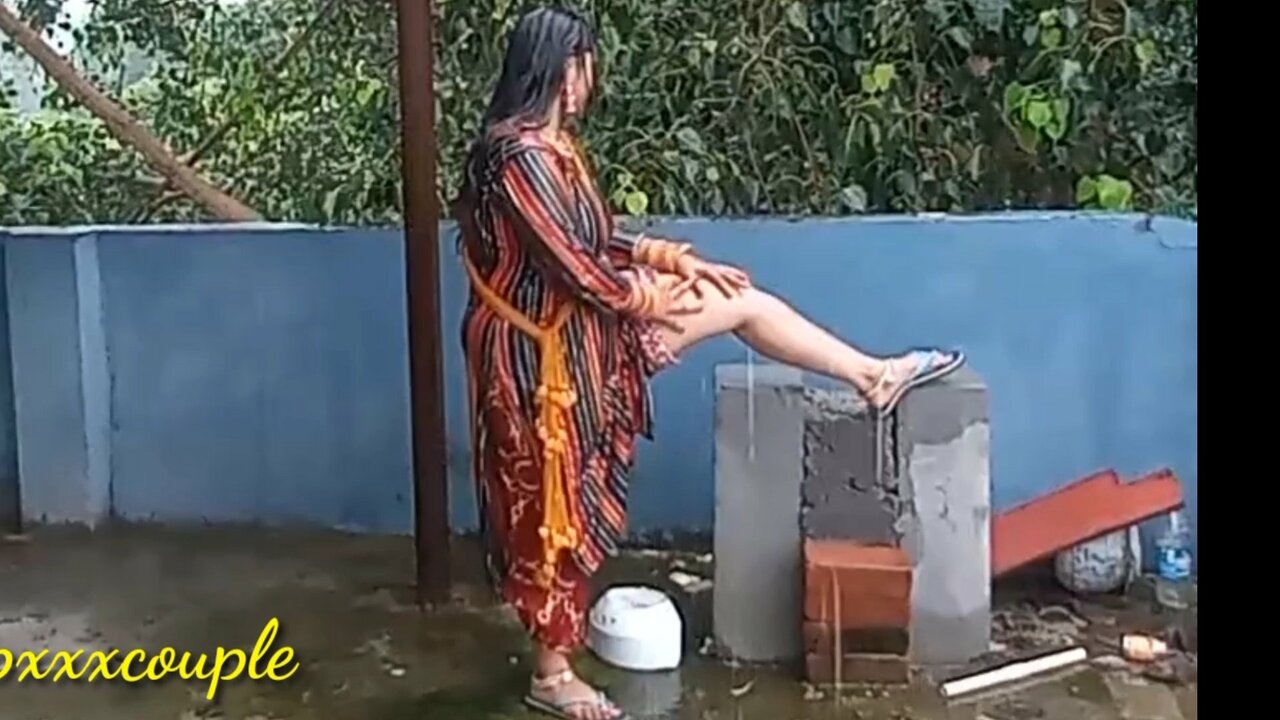 After bathing Indian wife spreads her legs for a wild amateur sex DixyPorn photo