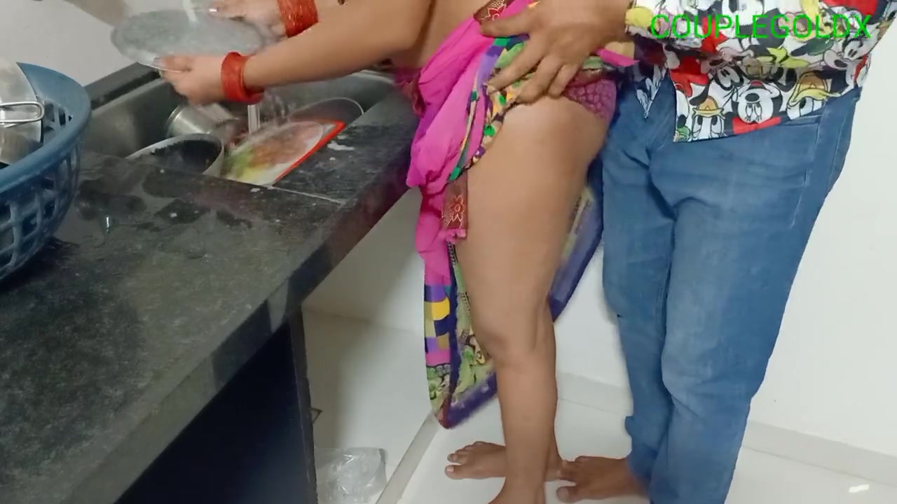 Desi housewife is cleaning and cooking but that does not stop him DixyPorn photo